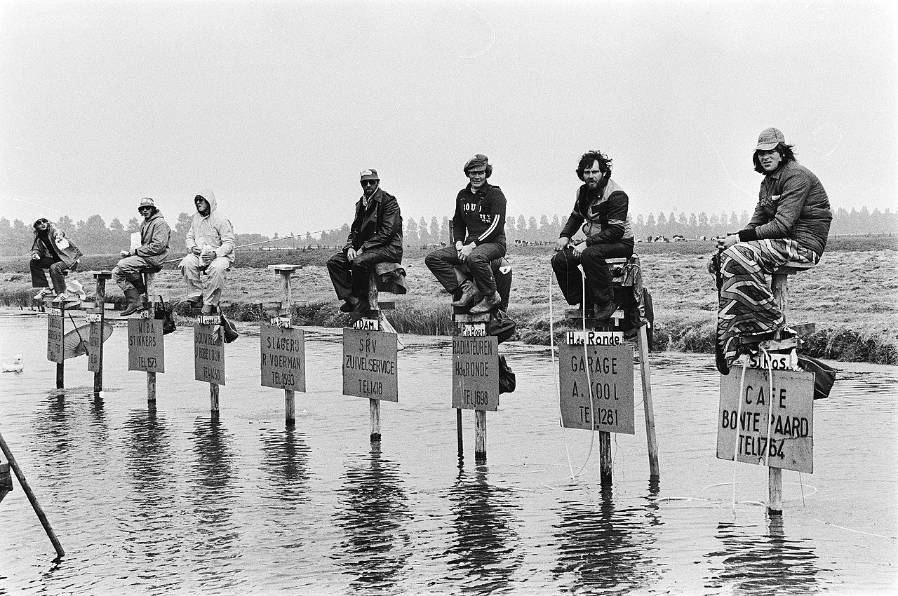 palalzitten是一项真正的运动，你必须坐在一根杆子上