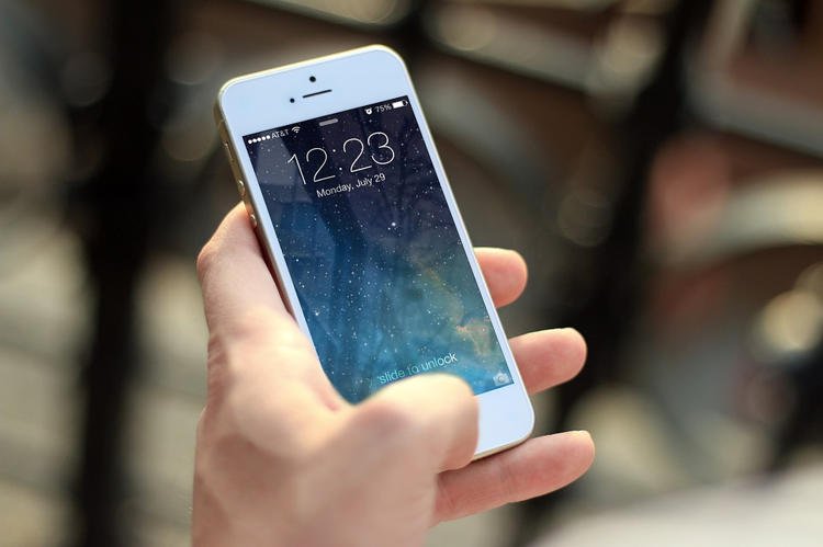 俄罗斯iPhone用户起诉苹果使他感到同性恋