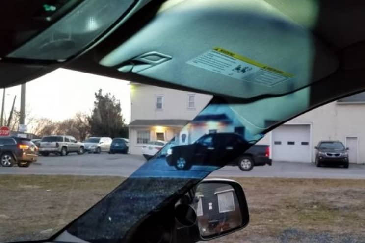 这个14岁的女孩找到了在汽车中盲点的解决方案