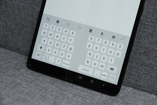 三星Galaxy Fold折叠式手机由TheBetterDay，在Flickr