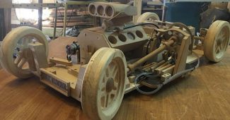 17岁的构建一个功能木汽车作为一个物理项目