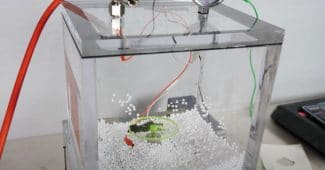 动作实验室 - 将风扇放在真空室中