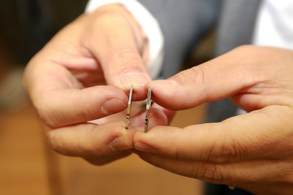 为超级钢铁让路——更便宜更有效