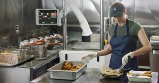 味噌机器人使用人工智能机器人现代化厨房