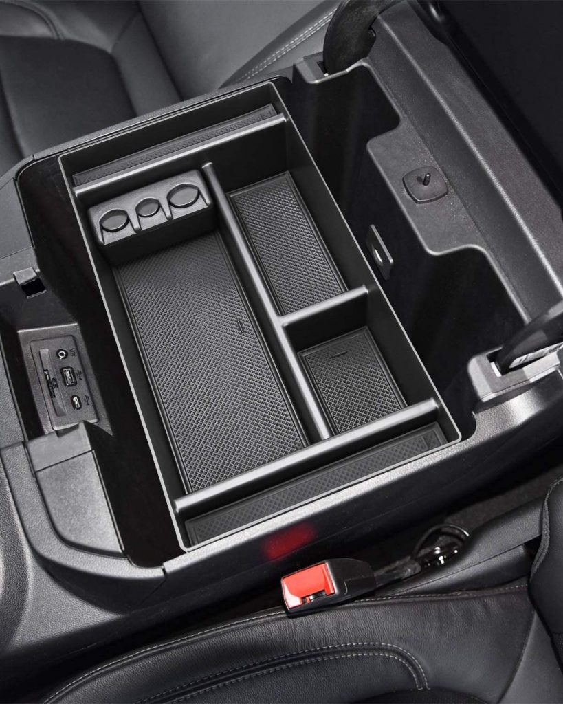 GMC Sierra的10个最佳中心控制台