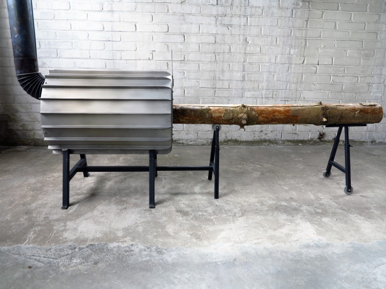 炉子钢鳍在外面,增加散热面积