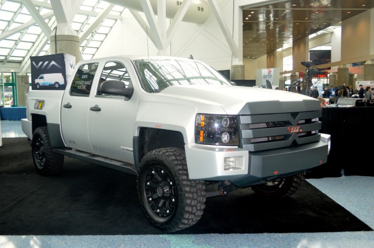 通过汽车Xtrux概念在2013年的洛杉矶车展上