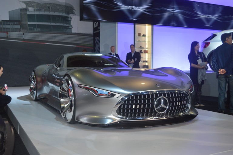 奔驰显示了AMG愿景Gran Turismo在2013年的洛杉矶车展上
