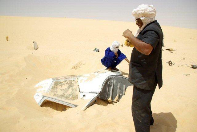 由于位置的遥远性，残骸的碎片仍然可以在现场找到。